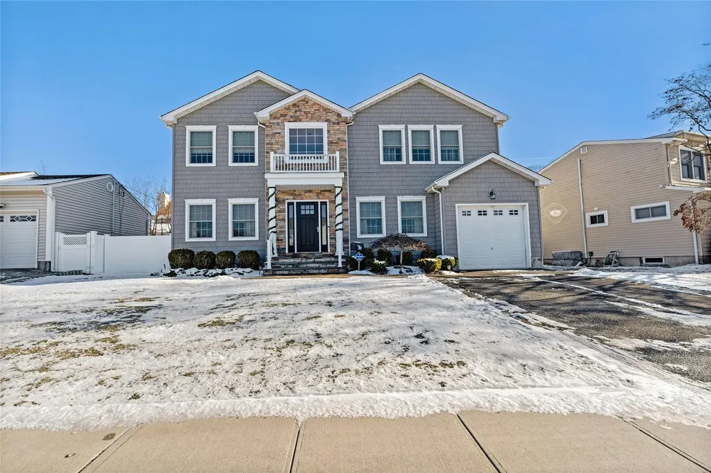 160 Morton Boulevard Plainview NY 11803-6204