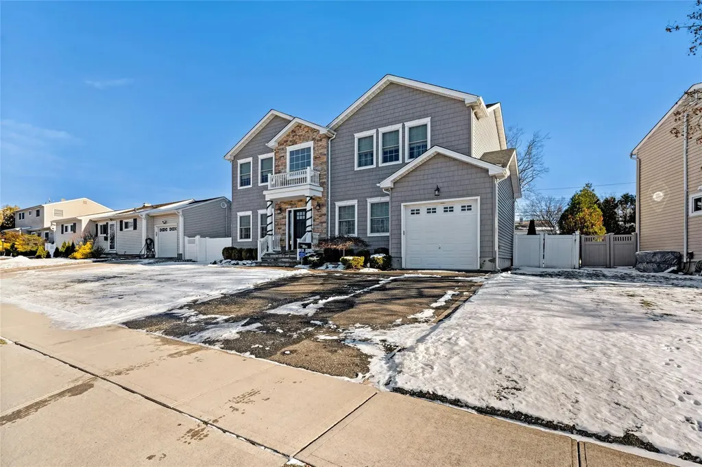 160 Morton Boulevard Plainview NY 11803-6204