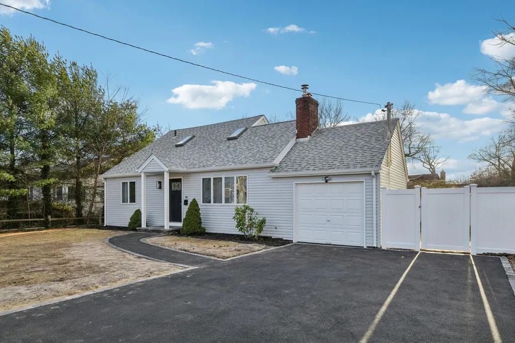 68 Johnson Lane Bay Shore NY 11706