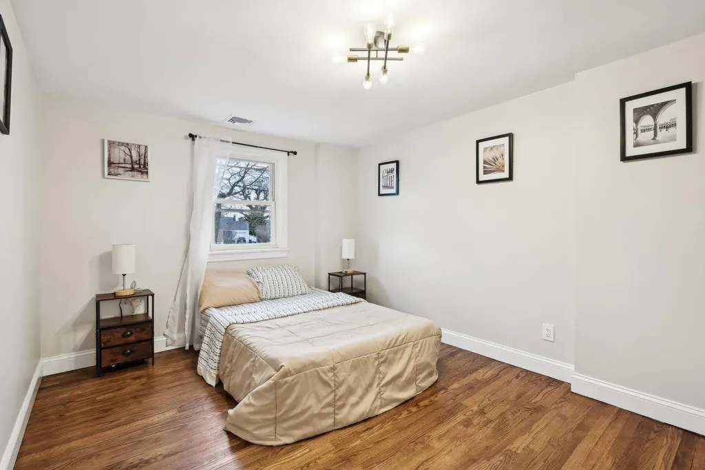68 Johnson Lane Bay Shore NY 11706