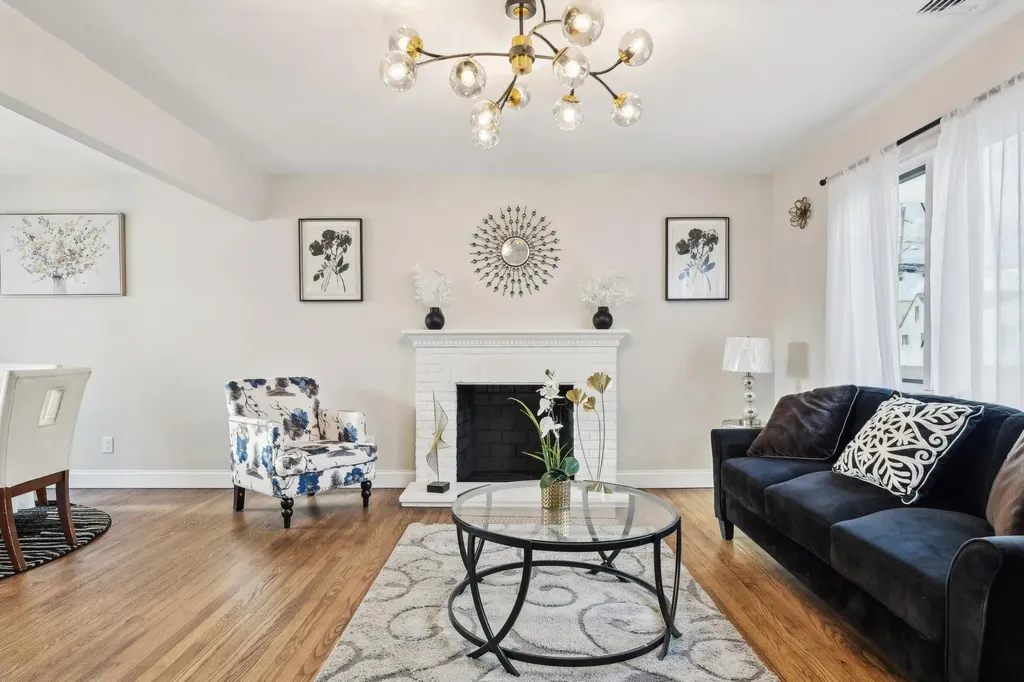68 Johnson Lane Bay Shore NY 11706