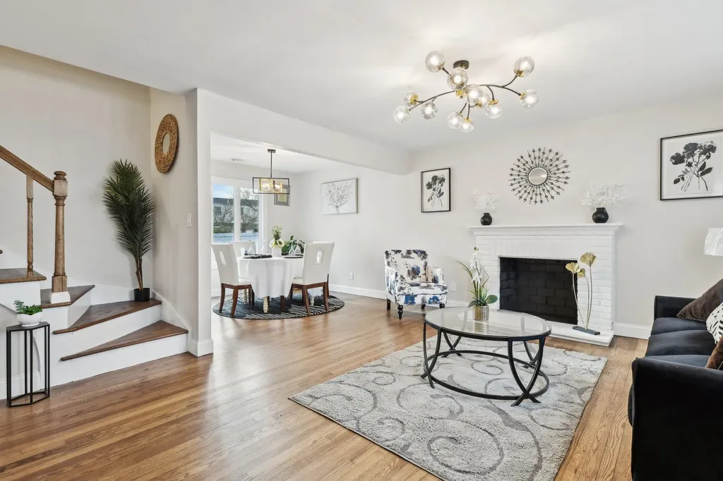 68 Johnson Lane Bay Shore NY 11706