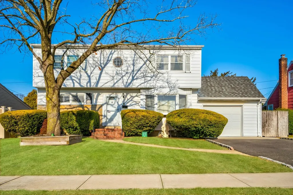 3623 Bernard Drive Wantagh NY 11793