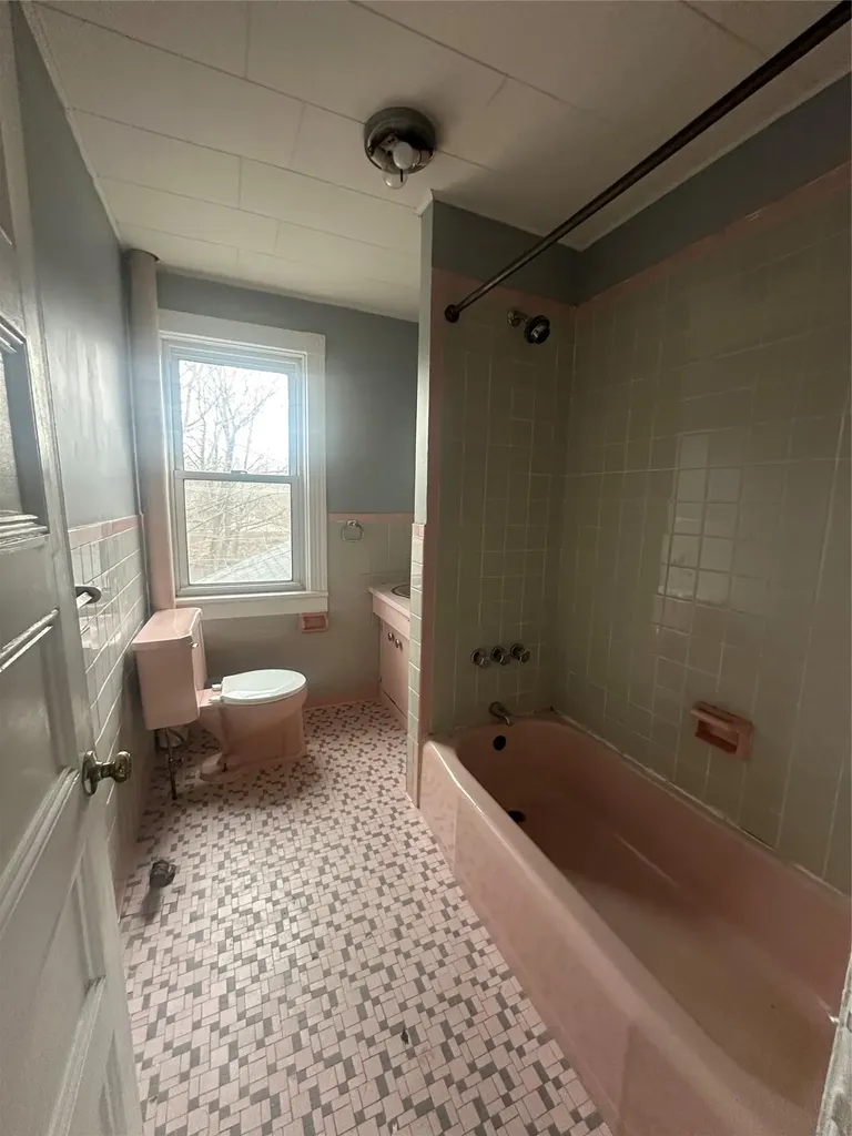 66 Clinton Avenue Monticello NY 12701
