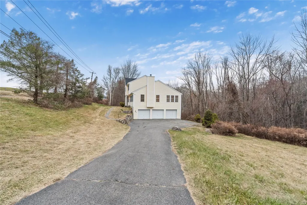160 Simpson Road Carmel NY 10512