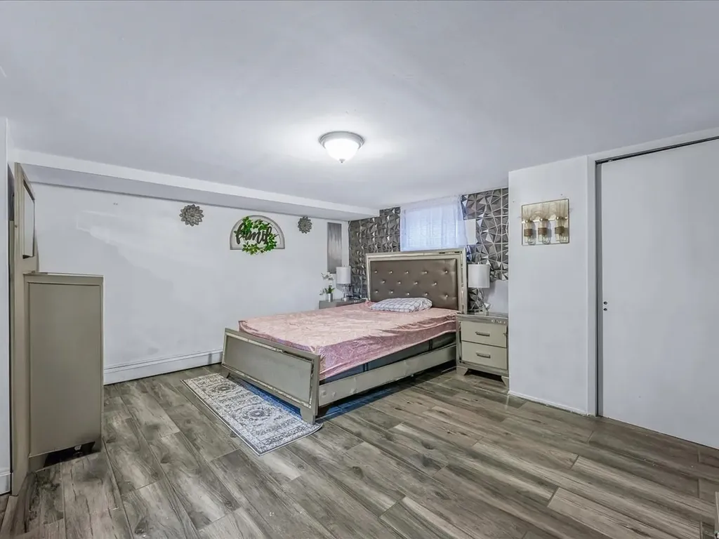 234 47th Street Lindenhurst NY 11757