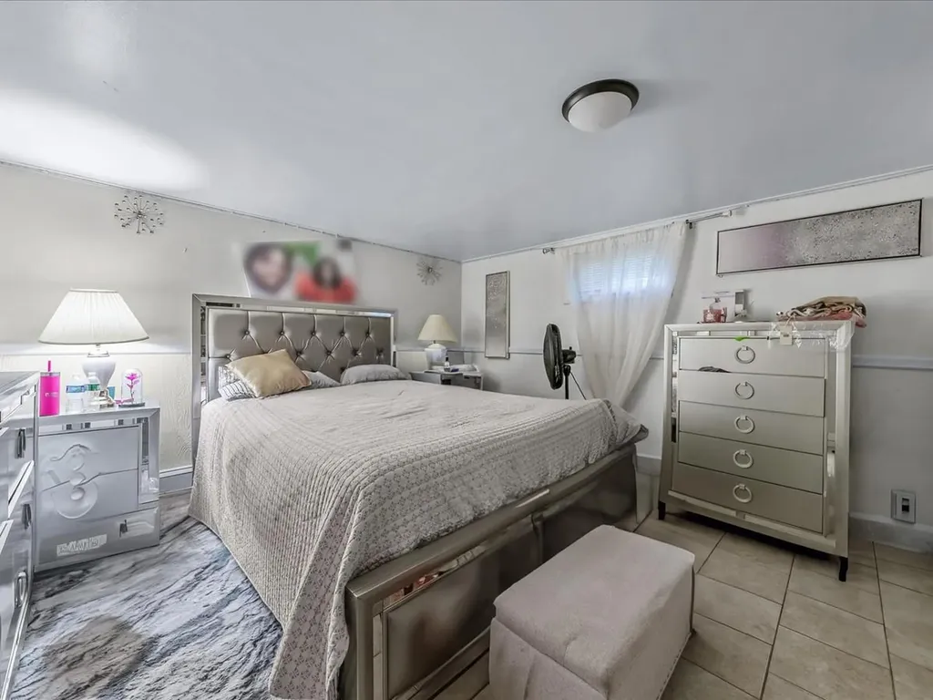 234 47th Street Lindenhurst NY 11757