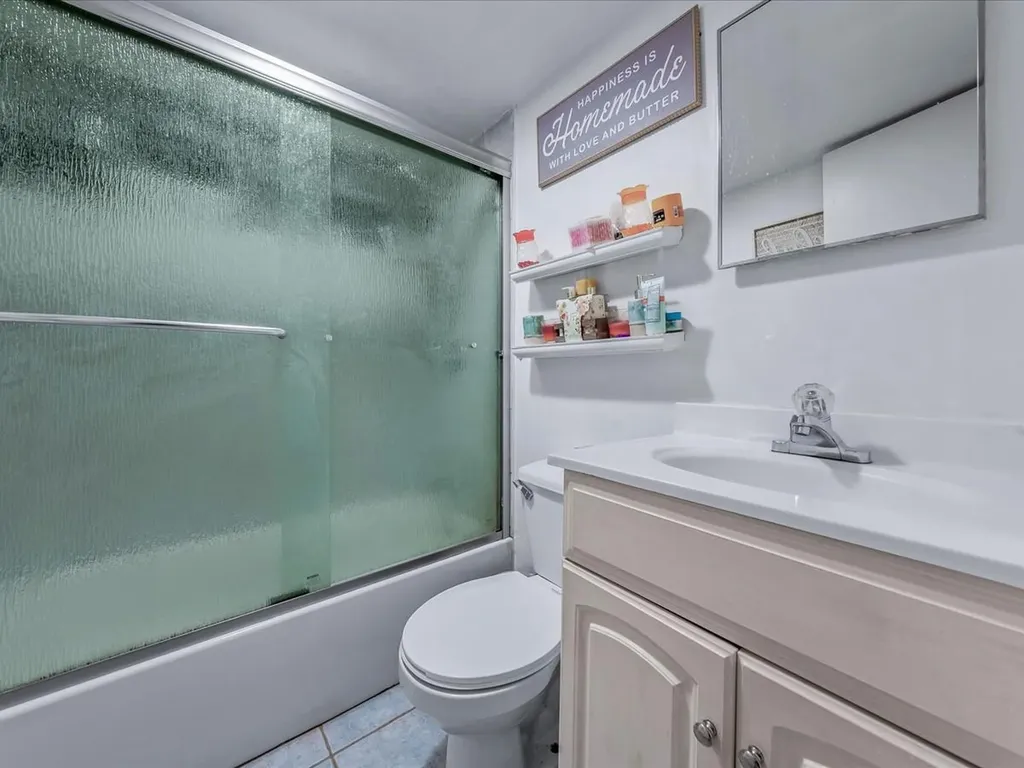 234 47th Street Lindenhurst NY 11757