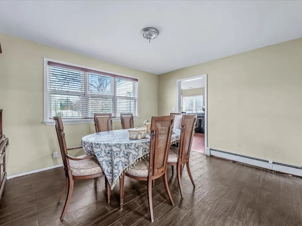 234 47th Street Lindenhurst NY 11757