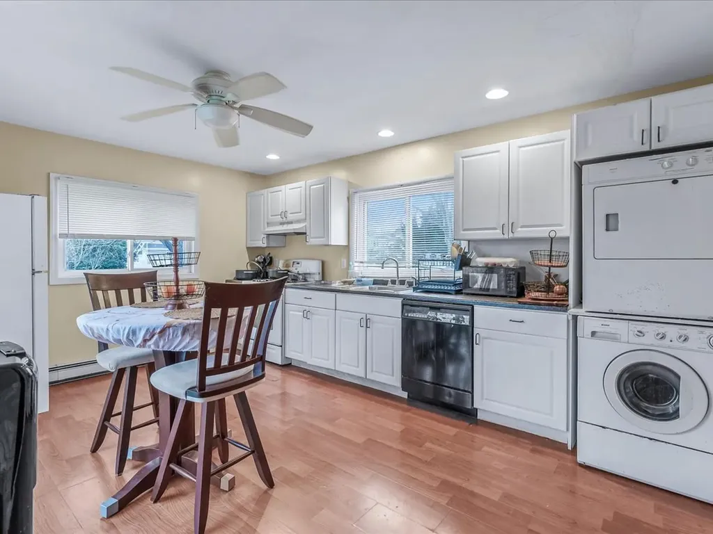 234 47th Street Lindenhurst NY 11757