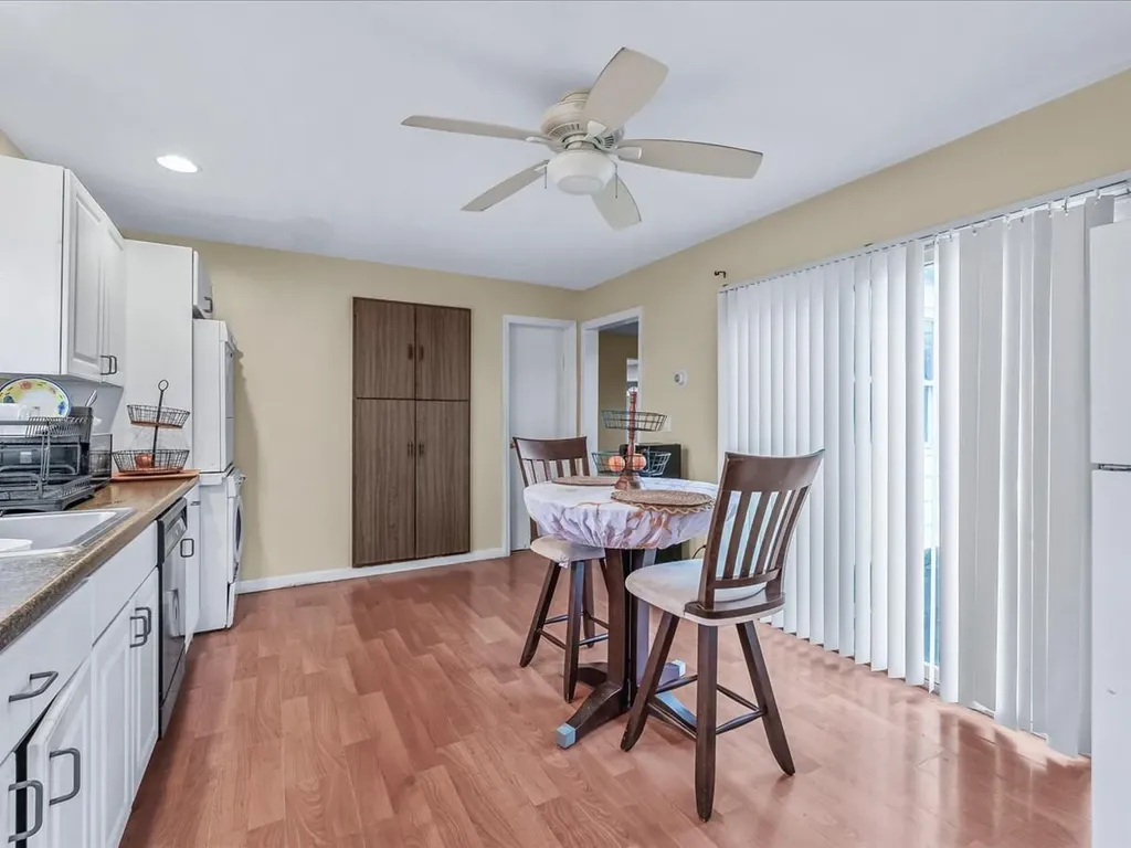 234 47th Street Lindenhurst NY 11757