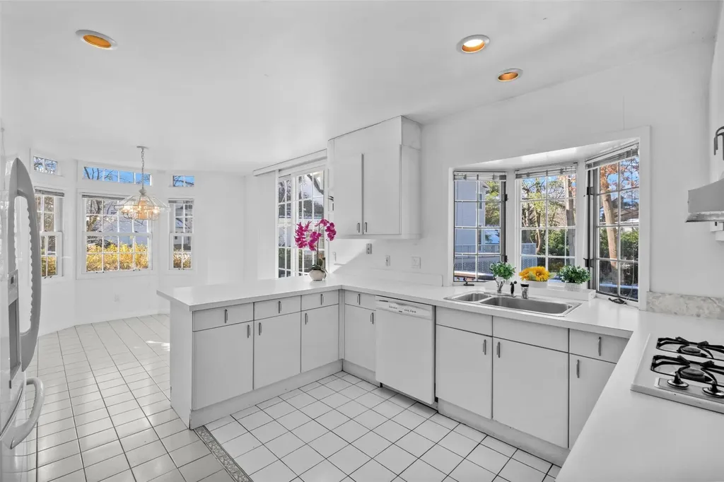 11 Westfield Lane White Plains NY 10605