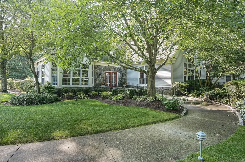 11 Westfield Lane White Plains NY 10605