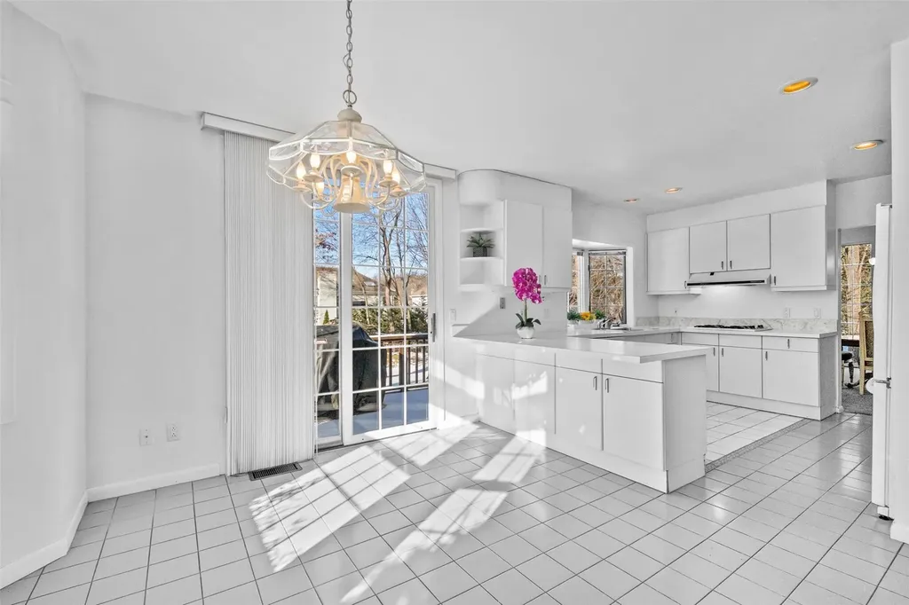 11 Westfield Lane White Plains NY 10605