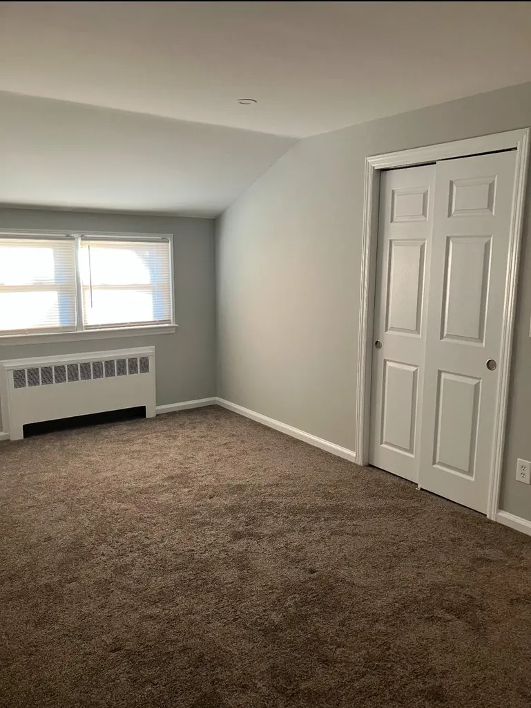 218 38th Street Lindenhurst NY 11757