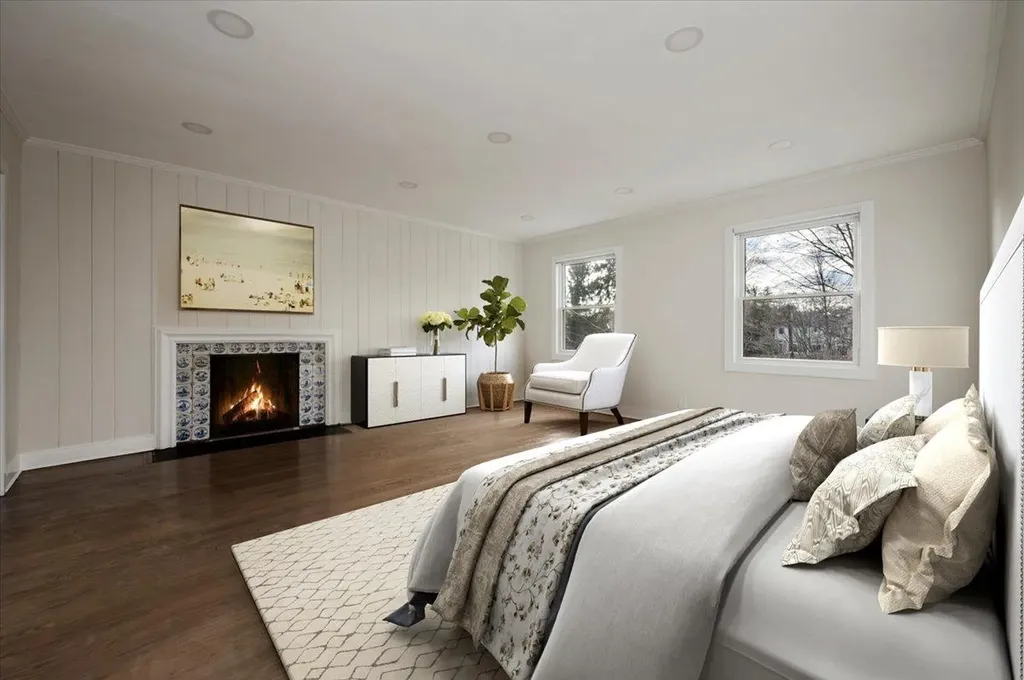 37 Broadlawn Avenue Great Neck NY 11024