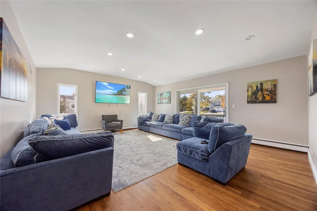 2932 Joyce Lane Merrick NY 11566