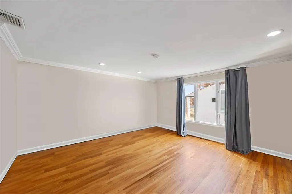 2932 Joyce Lane Merrick NY 11566