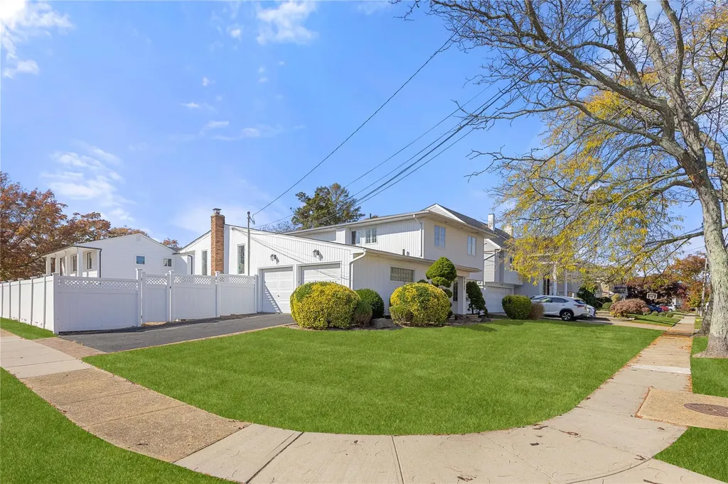 2932 Joyce Lane Merrick NY 11566