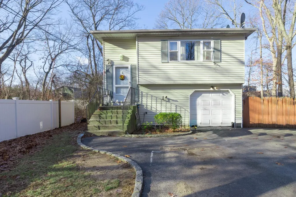54 Prospect Avenue Smithtown NY 11787
