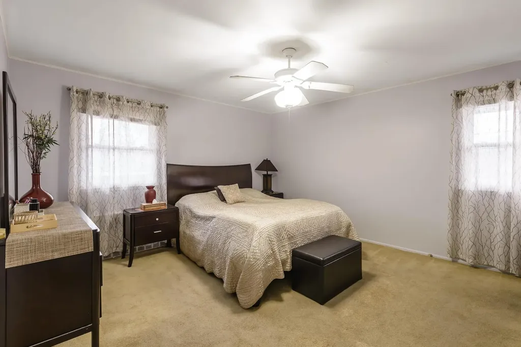 20 Berkley Lane Syosset NY 11791
