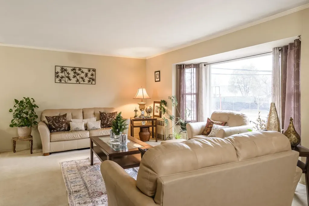20 Berkley Lane Syosset NY 11791