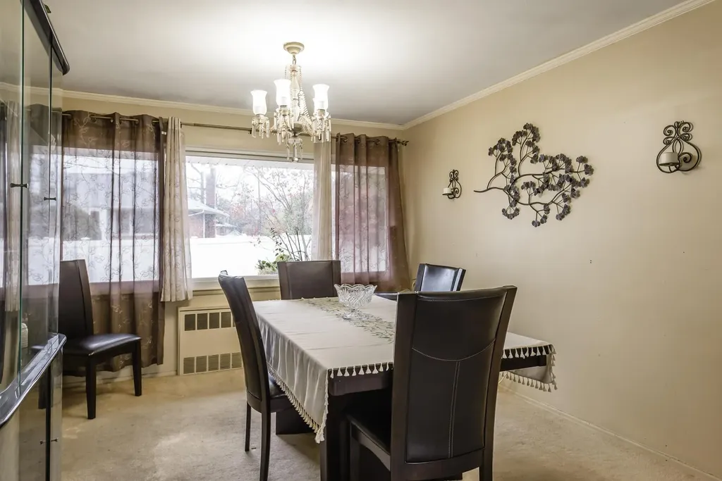 20 Berkley Lane Syosset NY 11791