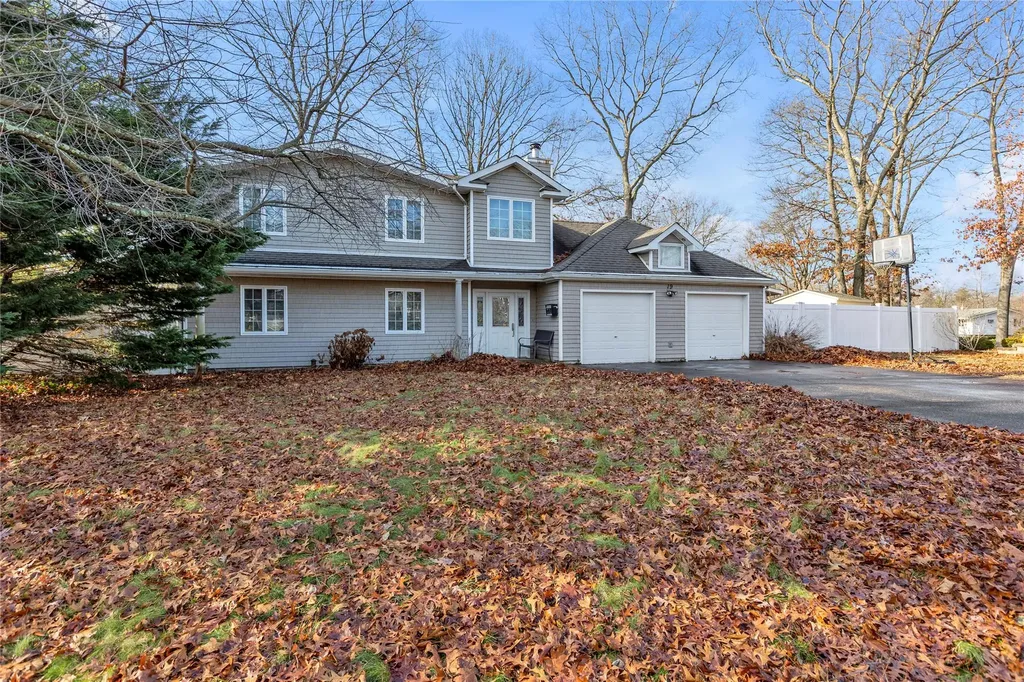 19 Horseshoe Lane Commack NY 11725