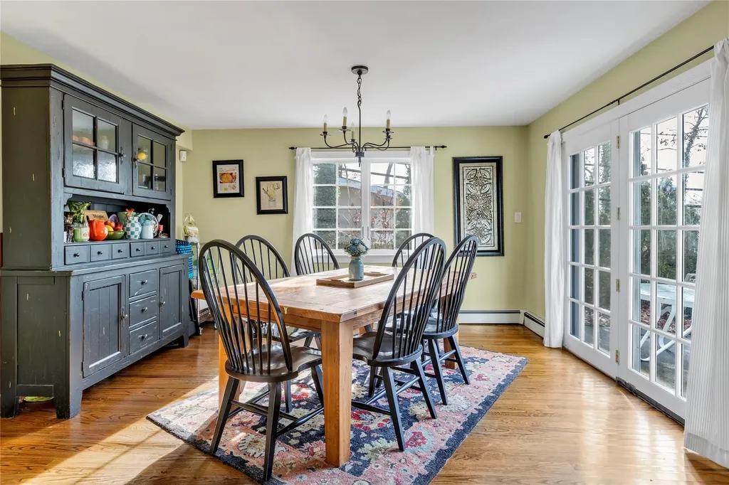 19 Horseshoe Lane Commack NY 11725