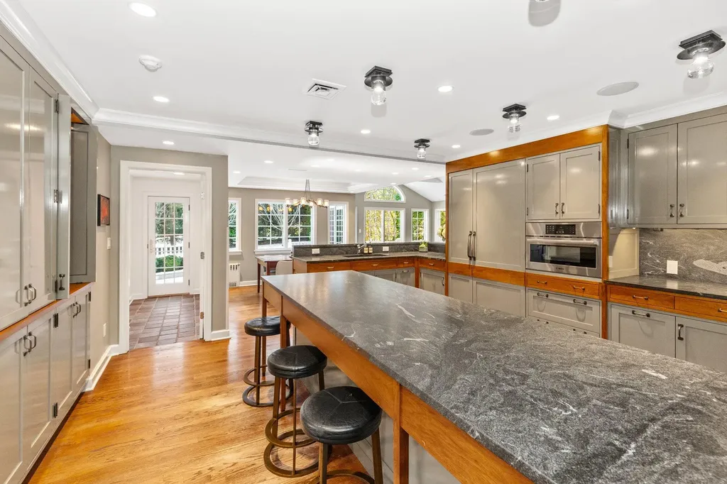 616 Sylvan Avenue Mamaroneck NY 10543