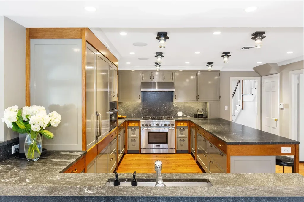 616 Sylvan Avenue Mamaroneck NY 10543