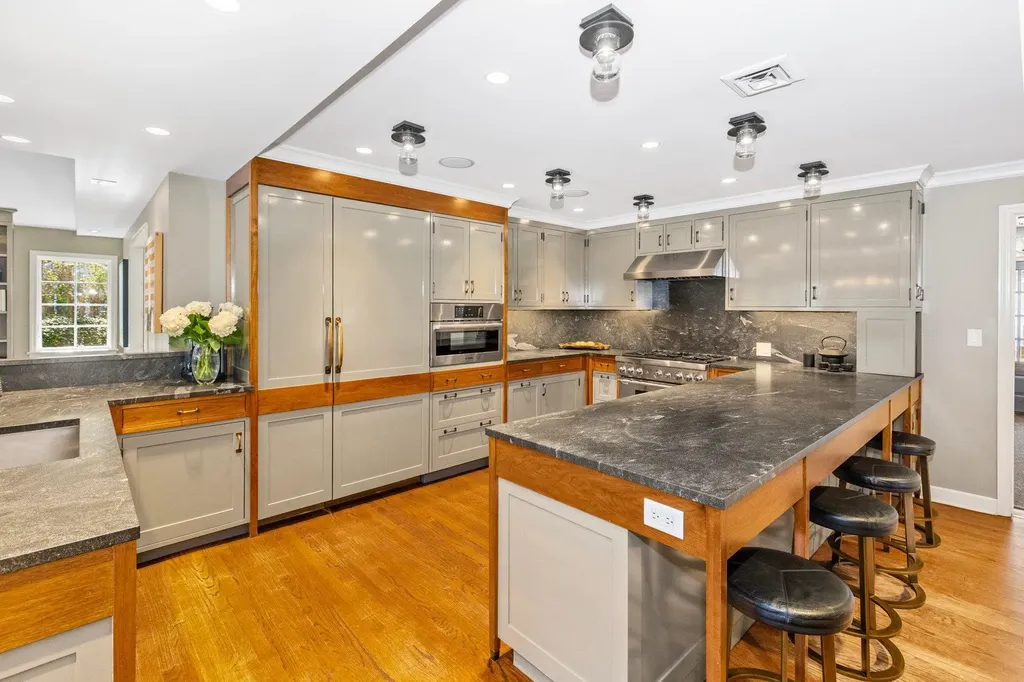 616 Sylvan Avenue Mamaroneck NY 10543