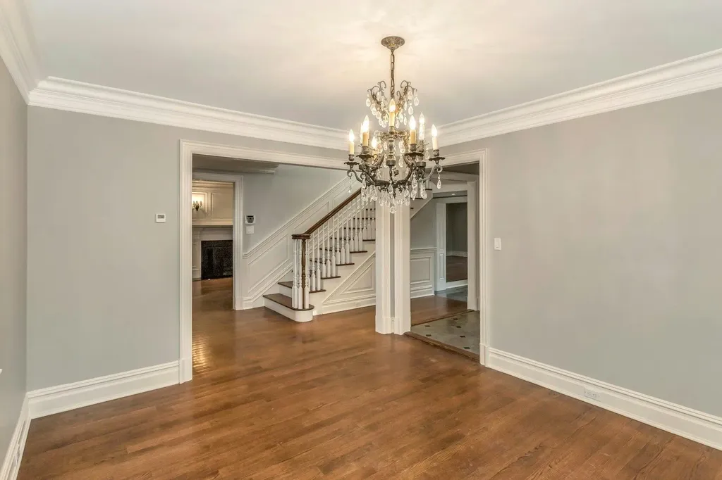 35 Meritoria Drive East Williston NY 11596
