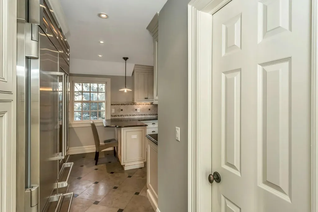 35 Meritoria Drive East Williston NY 11596