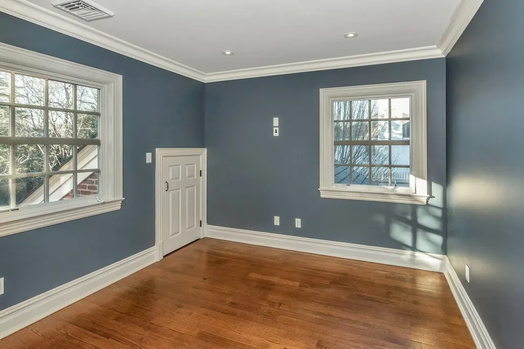 35 Meritoria Drive East Williston NY 11596