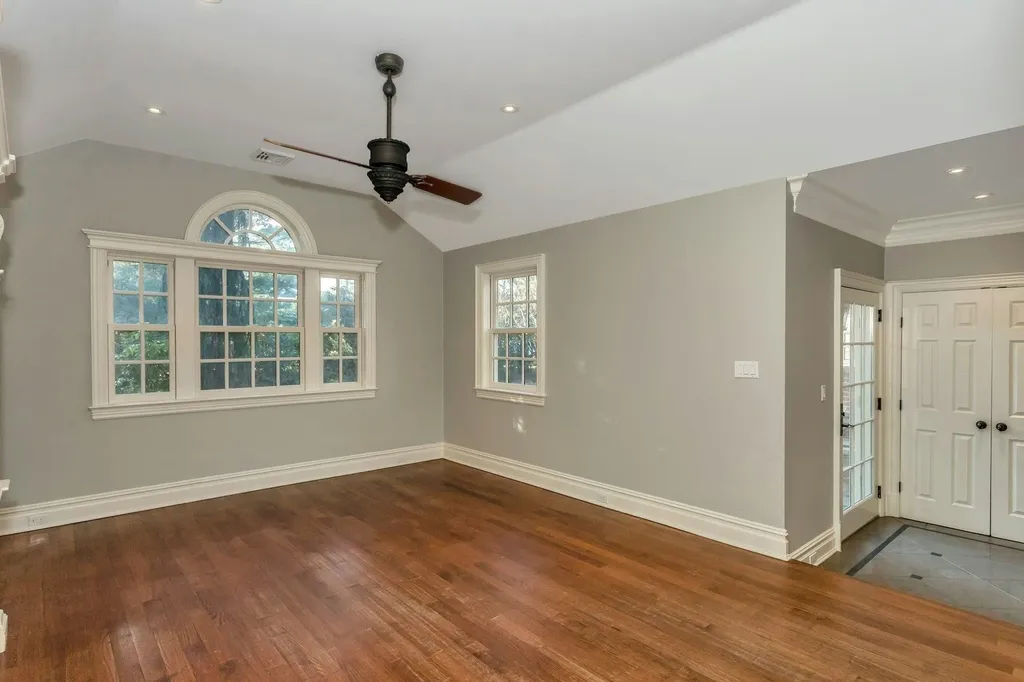 35 Meritoria Drive East Williston NY 11596