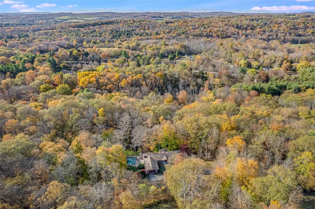 5282 Route 82 Salt Point NY 12578