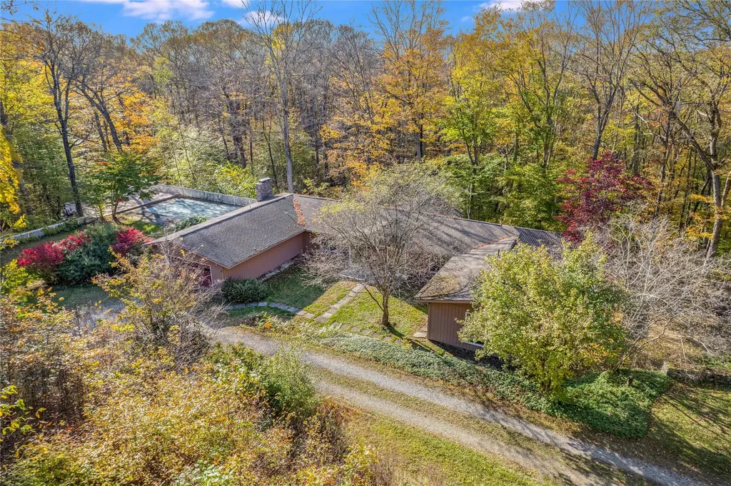 5282 Route 82 Salt Point NY 12578