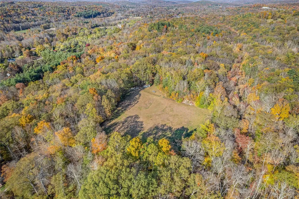 5282 Route 82 Salt Point NY 12578