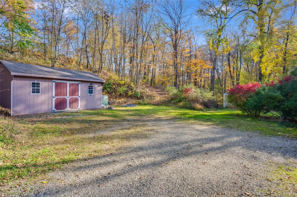 5282 Route 82 Salt Point NY 12578