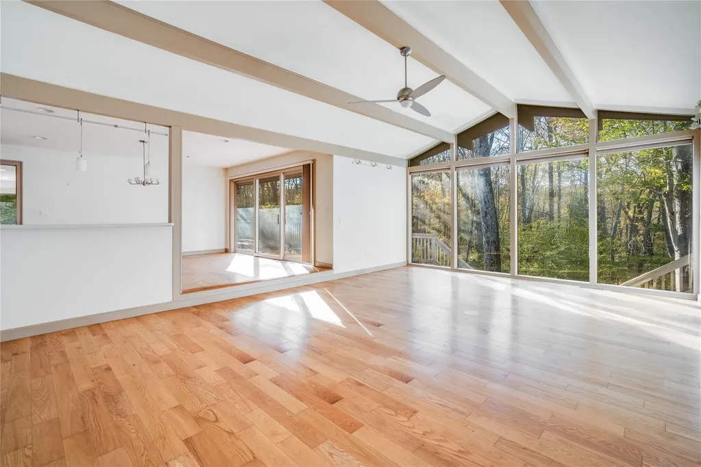 5282 Route 82 Salt Point NY 12578