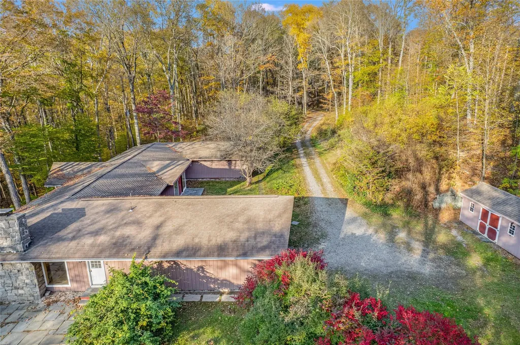 5282 Route 82 Salt Point NY 12578