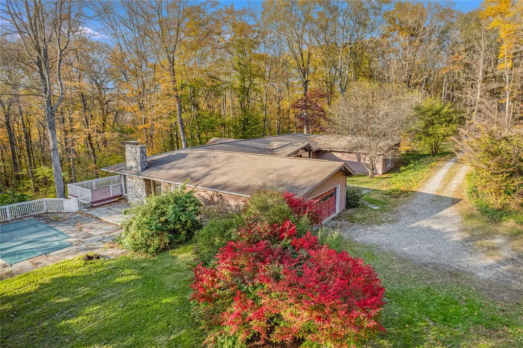 5282 Route 82 Salt Point NY 12578