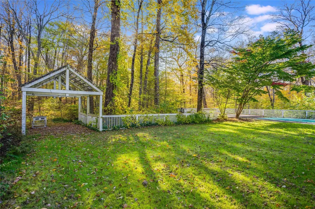 5282 Route 82 Salt Point NY 12578