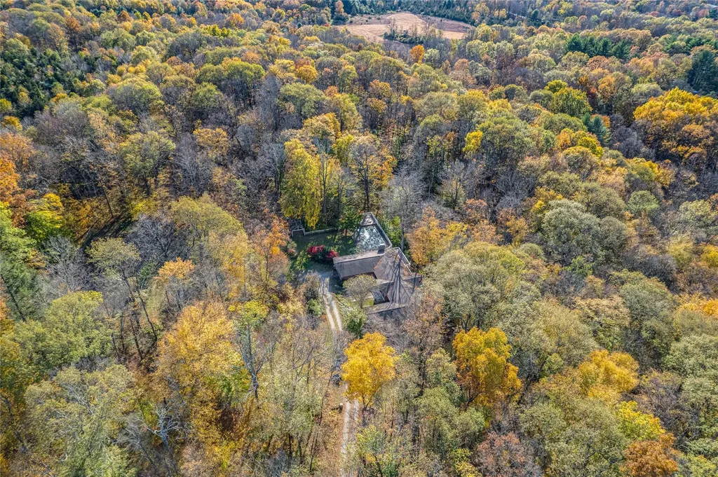 5282 Route 82 Salt Point NY 12578