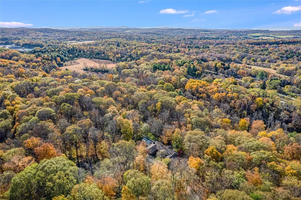 5282 Route 82 Salt Point NY 12578