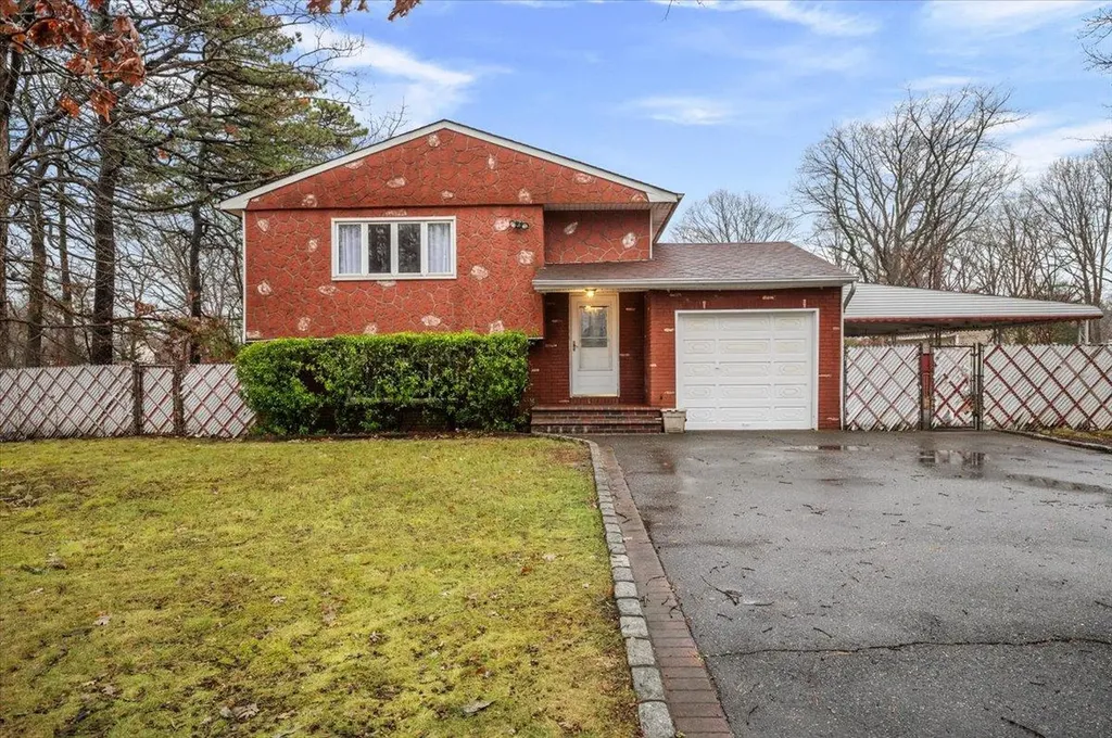 44 Palm Street Central Islip NY 11722