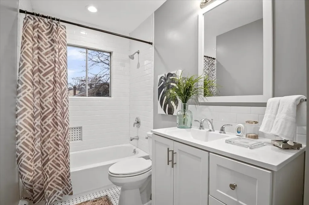 44 Palm Street Central Islip NY 11722