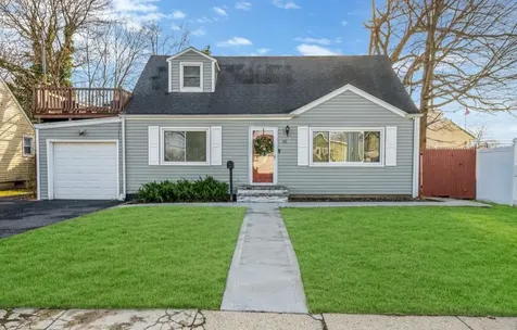 92 W Smith Street Amityville NY 11701