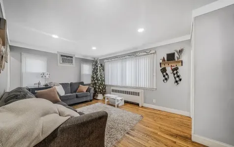 92 W Smith Street Amityville NY 11701